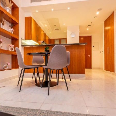 Hometown Apartments - Cosy 1 Bedroom Apartment With Brand New Furniture In Difc Dubái Exterior foto